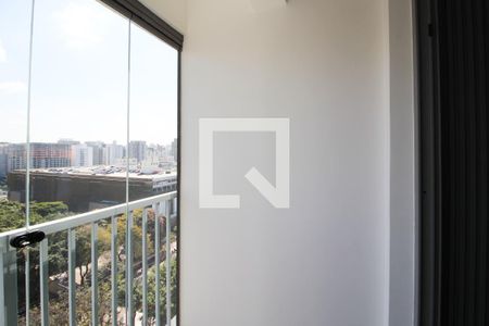 Varanda de kitnet/studio para alugar com 1 quarto, 24m² em Indianópolis, São Paulo