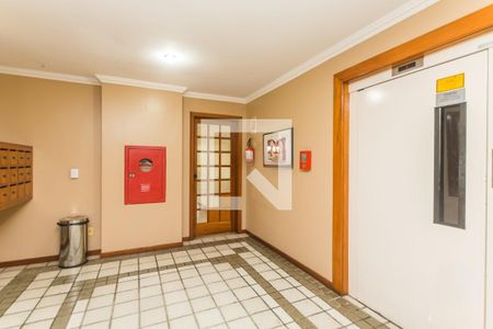 Hall de Entrada de apartamento para alugar com 3 quartos, 121m² em Petrópolis, Porto Alegre