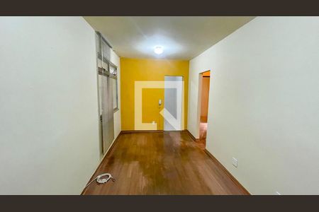 Quarto 1 de apartamento para alugar com 2 quartos, 50m² em Sagrada Família, Belo Horizonte
