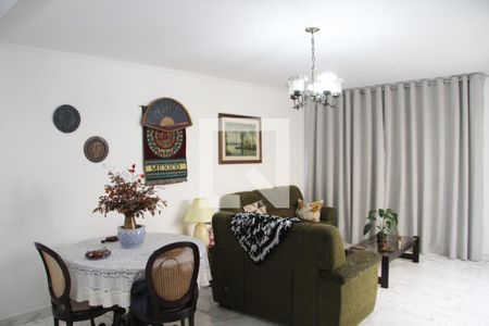 Sala de casa à venda com 3 quartos, 380m² em Vila Galvão, Guarulhos