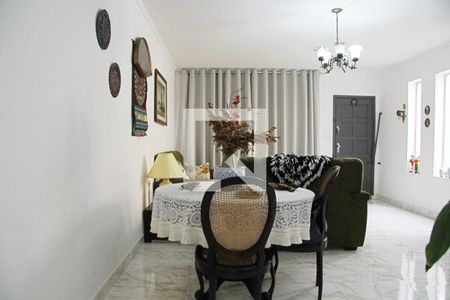 Sala de casa à venda com 3 quartos, 380m² em Vila Galvão, Guarulhos