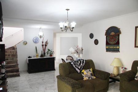 Sala de casa à venda com 3 quartos, 380m² em Vila Galvão, Guarulhos