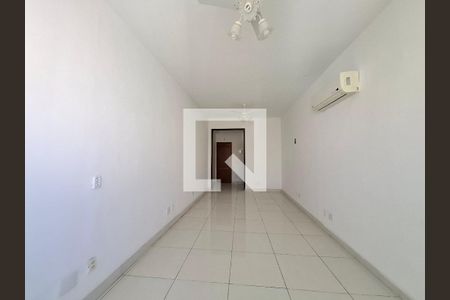 Sala/Quarto de apartamento à venda com 1 quarto, 28m² em Centro, Rio de Janeiro