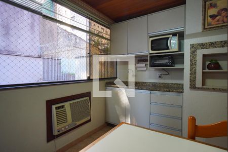 Varanda Gourmet de apartamento à venda com 3 quartos, 90m² em Petrópolis, Porto Alegre