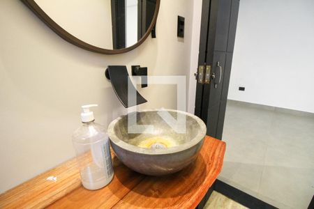 Lavabo da sala de casa à venda com 3 quartos, 144m² em Vila Invernada, São Paulo