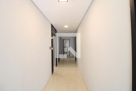 Corredor de kitnet/studio para alugar com 1 quarto, 23m² em Socorro, São Paulo