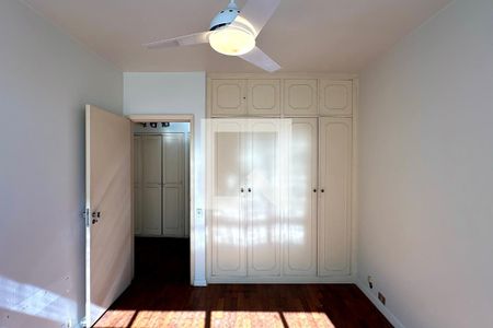 Quarto 01 de apartamento à venda com 3 quartos, 175m² em Copacabana, Rio de Janeiro