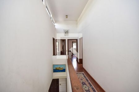 Corredor de casa à venda com 5 quartos, 316m² em Jardim Leonor, São Paulo
