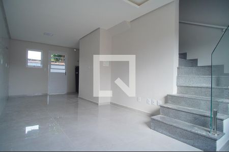 Sala de casa de condomínio à venda com 2 quartos, 67m² em São Jorge, Novo Hamburgo