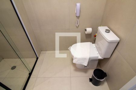 Banheiro de kitnet/studio para alugar com 1 quarto, 31m² em Jardim das Acacias, São Paulo