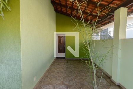 Terraço de casa à venda com 4 quartos, 394m² em Novo Riacho, Contagem