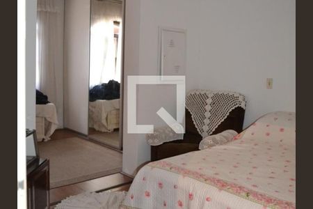 Suíte de casa à venda com 3 quartos, 140m² em Vila Cordeiro, São Paulo