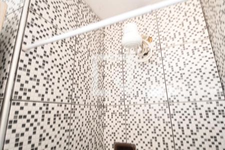 Banheiro de kitnet/studio para alugar com 1 quarto, 39m² em Centro, Campinas