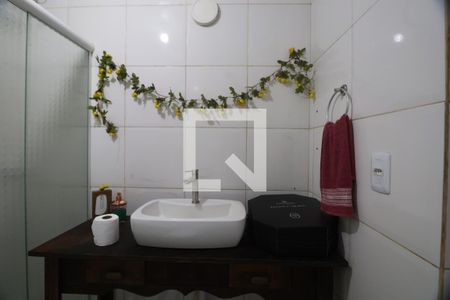 Banheiro 1 de casa para alugar com 4 quartos, 130m² em Harmonia, Canoas