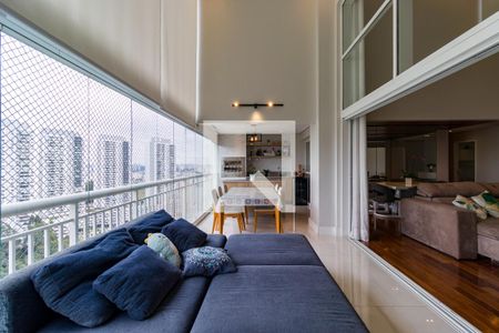 Varanda da Sala de apartamento à venda com 4 quartos, 238m² em Vila Suzana, São Paulo