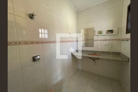 Banheiro da Suíte 2 de casa de condomínio para alugar com 4 quartos, 326m² em Granja Vianna cotia, Cotia
