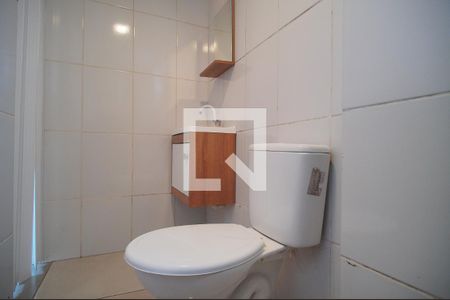 Banheiro de kitnet/studio para alugar com 1 quarto, 40m² em Santos Dumont, São Leopoldo