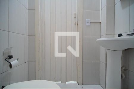 Banheiro Social de kitnet/studio para alugar com 1 quarto, 20m² em Santos Dumont, São Leopoldo