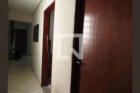 Corredores de casa à venda com 2 quartos, 170m² em Veloso, Osasco
