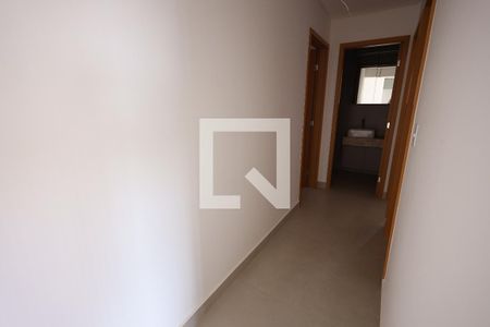 Corredor de apartamento à venda com 3 quartos, 74m² em Vila Rosa, Goiânia