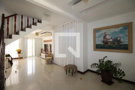 Sala de casa de condomínio para alugar com 3 quartos, 600m² em Taquara, Rio de Janeiro