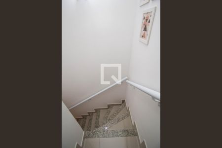 Escada de casa de condomínio à venda com 2 quartos, 70m² em Vila Santa Edwiges, São Paulo