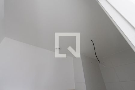 Banheiro  de apartamento à venda com 2 quartos, 64m² em Vila Ipojuca, São Paulo