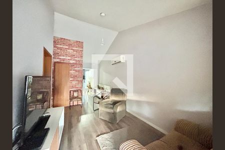 Sala de casa à venda com 2 quartos, 84m² em Canudos, Novo Hamburgo