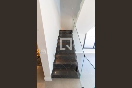 Escada de casa de condomínio à venda com 4 quartos, 411m² em Loteamento Alphaville Campinas, Campinas