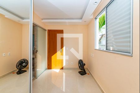 Semi Suíte 1 de casa de condomínio à venda com 3 quartos, 90m² em Morro do Confisco, Contagem
