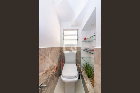 Lavabo de casa de condomínio à venda com 3 quartos, 90m² em Morro do Confisco, Contagem