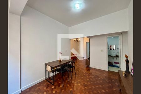 Sala de apartamento à venda com 2 quartos, 100m² em Leblon, Rio de Janeiro