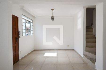 Sala de casa de condomínio à venda com 3 quartos, 70m² em Palmares, Belo Horizonte