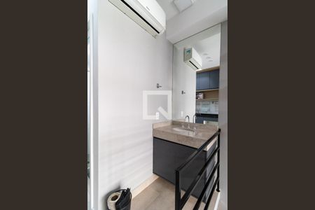 Banheiro de kitnet/studio para alugar com 1 quarto, 25m² em Perdizes, São Paulo