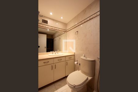 Banheiro de apartamento à venda com 1 quarto, 72m² em Barra da Tijuca, Rio de Janeiro