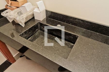 Lavabo de casa à venda com 3 quartos, 150m² em São Domingos, São Paulo