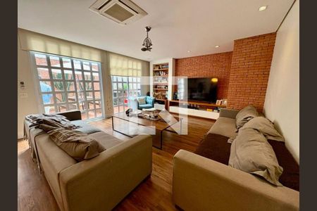 Sala de TV de casa à venda com 3 quartos, 265m² em Vila Nova Conceição, São Paulo