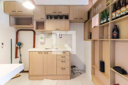 Cozinha de apartamento para alugar com 1 quarto, 31m² em Ferreira, São Paulo
