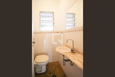 Lavabo de casa para alugar com 3 quartos, 250m² em Indianópolis, São Paulo