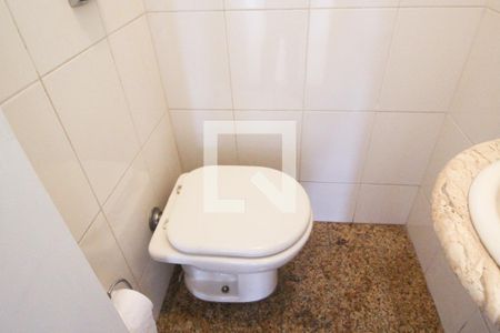 Lavabo de casa para alugar com 3 quartos, 250m² em Indianópolis, São Paulo