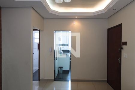 Sala de apartamento à venda com 2 quartos, 82m² em Heliópolis, Belo Horizonte