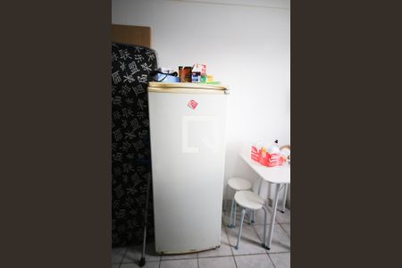 Cozinha de kitnet/studio para alugar com 1 quarto, 25m² em Vila Assuncao, Praia Grande