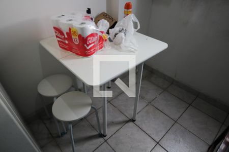 Cozinha de kitnet/studio para alugar com 1 quarto, 25m² em Vila Assuncao, Praia Grande