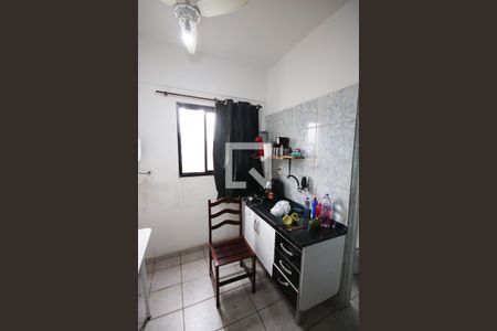Cozinha de kitnet/studio para alugar com 1 quarto, 25m² em Vila Assuncao, Praia Grande