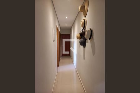 Casa à venda com 115m², 3 quartos e 2 vagasCorredor
