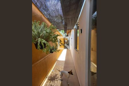Casa à venda com 115m², 3 quartos e 2 vagasCorredor