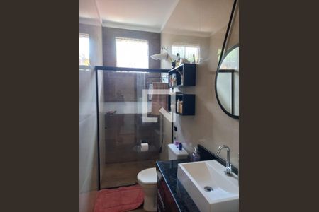 Casa à venda com 115m², 3 quartos e 2 vagasBanheiro