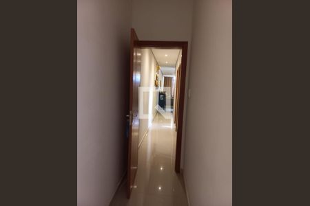 Casa à venda com 115m², 3 quartos e 2 vagasCorredor