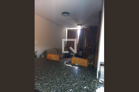Casa à venda com 115m², 3 quartos e 2 vagasSala