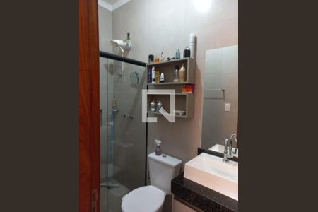 Casa à venda com 115m², 3 quartos e 2 vagasBanheiro